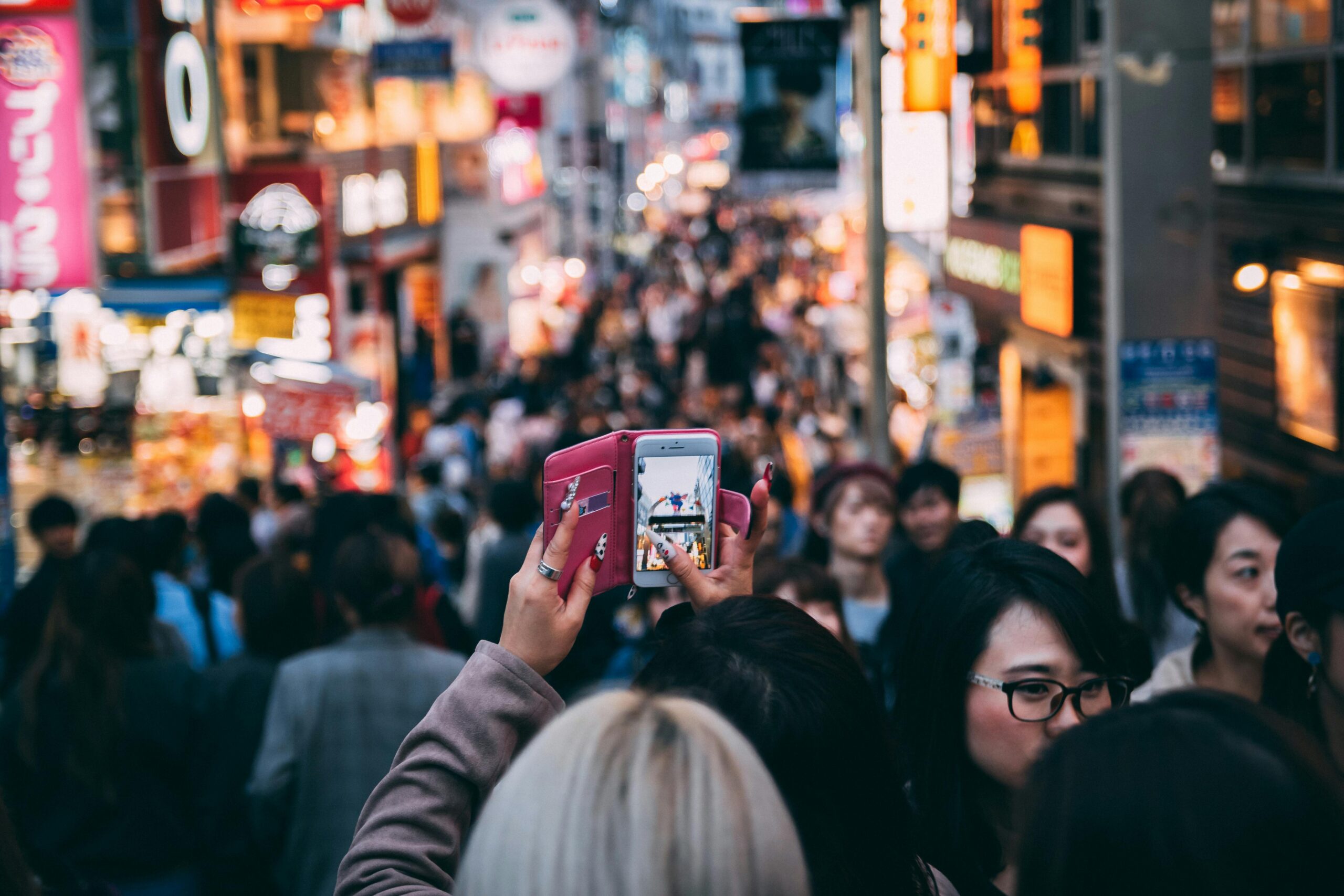 The Digital Night Market: Why Threads Is So Popular in Taiwan